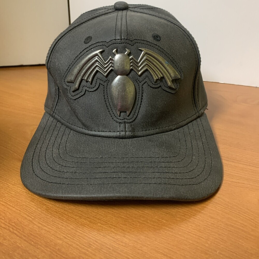Marvel Venom Metal Emblem Logo Cap SnapBack Black Vegan Leather Unisex OS